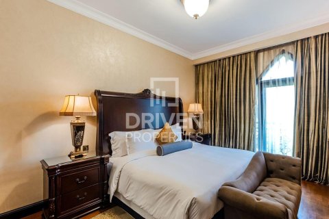 Снять в аренду виллу в The Crescent, Пальма Джумейра, Дубай: 4 спальни, 368.55м², № 128813 - фото 7