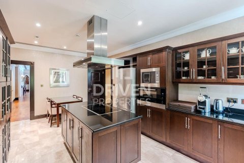 Снять в аренду виллу в The Crescent, Пальма Джумейра, Дубай: 4 спальни, 368.55м², № 128813 - фото 6