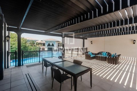 Снять в аренду виллу в The Crescent, Пальма Джумейра, Дубай: 4 спальни, 368.55м², № 128813 - фото 21