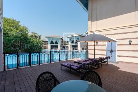 Снять в аренду виллу в The Crescent, Пальма Джумейра, Дубай: 4 спальни, 368.55м², № 128813 - фото 20