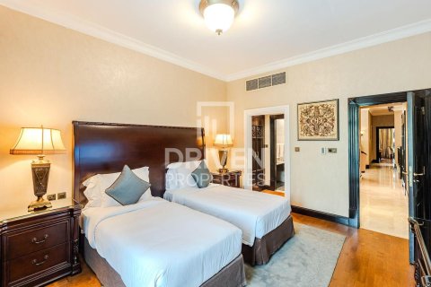 Снять в аренду виллу в The Crescent, Пальма Джумейра, Дубай: 4 спальни, 368.55м², № 128813 - фото 14