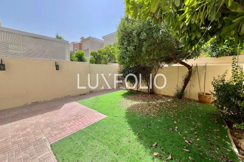 Снять в аренду таунхаус в Al Reem, Арабиан Ранчес, Дубай: 3 спальни, 227м², № 46367 - фото 2