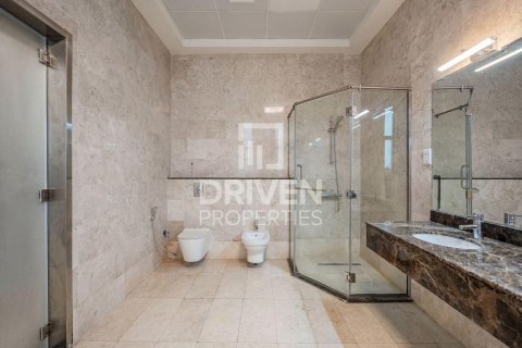 Снять в аренду виллу в Nadd Al Sheba, Дубай: 6 спален, 1589.57м², № 128960 - фото 27