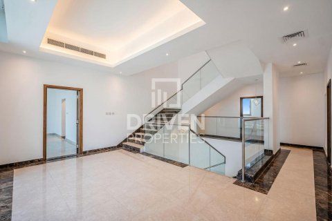 Снять в аренду виллу в Nadd Al Sheba, Дубай: 6 спален, 1589.57м², № 128960 - фото 16