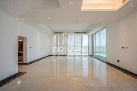 Снять в аренду виллу в Nadd Al Sheba, Дубай: 6 спален, 1589.57м², № 128960 - фото 9