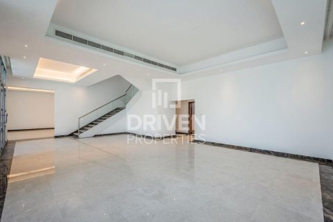 Снять в аренду виллу в Nadd Al Sheba, Дубай: 6 спален, 1589.57м², № 128960 - фото 8