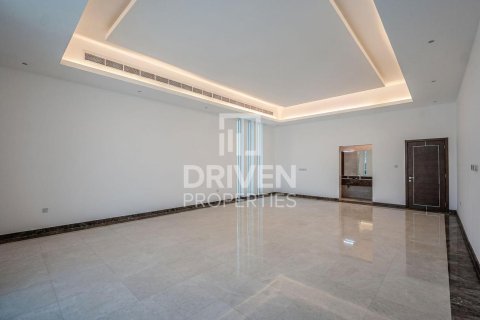 Снять в аренду виллу в Nadd Al Sheba, Дубай: 6 спален, 1589.57м², № 128960 - фото 15