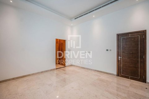 Снять в аренду виллу в Nadd Al Sheba, Дубай: 6 спален, 1589.57м², № 128960 - фото 11
