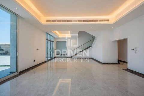 Снять в аренду виллу в Nadd Al Sheba, Дубай: 6 спален, 1589.57м², № 128960 - фото 7