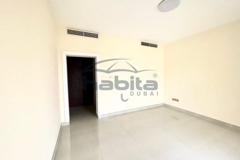 Villa in Jumeirah, Dubai 5 bedrooms, 371.1 sq.m. № 7686 - photo 30