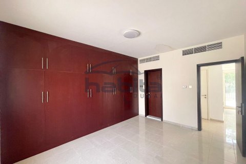 Villa in Jumeirah, Dubai 5 bedrooms, 371.1 sq.m. № 7686 - photo 21