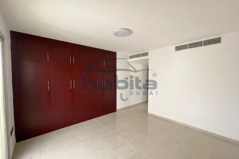 Villa in Jumeirah, Dubai 5 bedrooms, 371.1 sq.m. № 7686 - photo 32