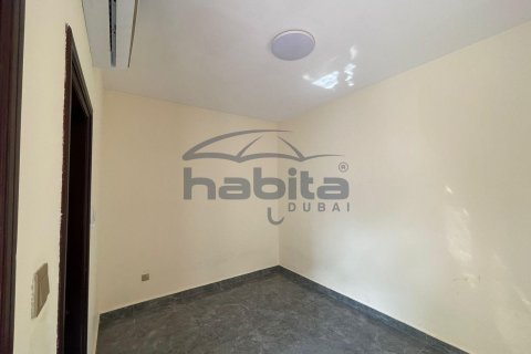 Villa in Jumeirah, Dubai 5 bedrooms, 371.1 sq.m. № 7686 - photo 33