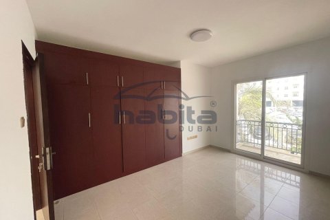 Villa in Jumeirah, Dubai 5 bedrooms, 371.1 sq.m. № 7686 - photo 23