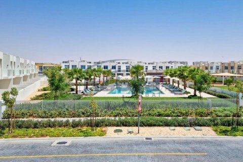 Maison de ville à Dubai, 4 chambres, 162 m², № 7696