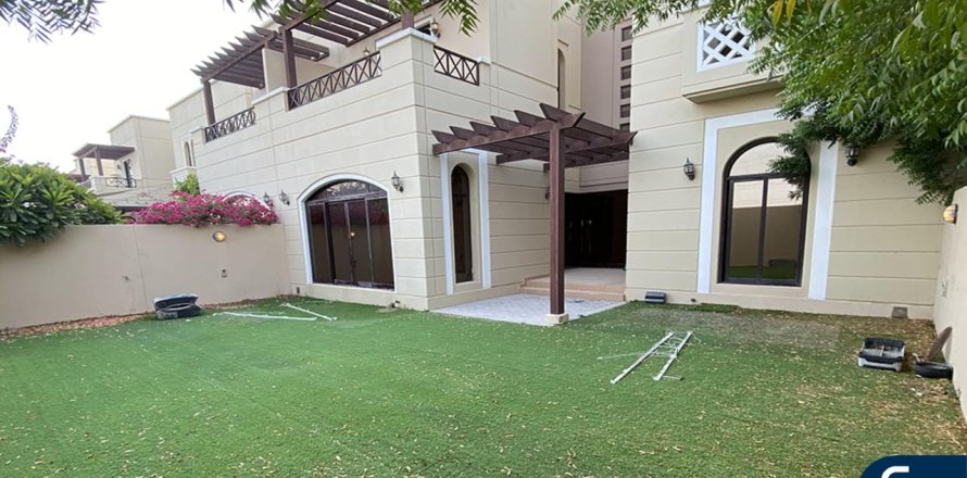 Villa en Mudon, Dubai, 4 dormitorios, 353 m², № 75845