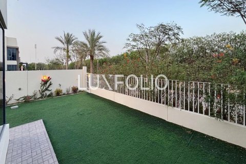 Снять в аренду таунхаус в Maple at Dubai Hills Estate, Дубай Хилс Эстейт, Дубай: 4 спальни, 326м², № 46291 - фото 15