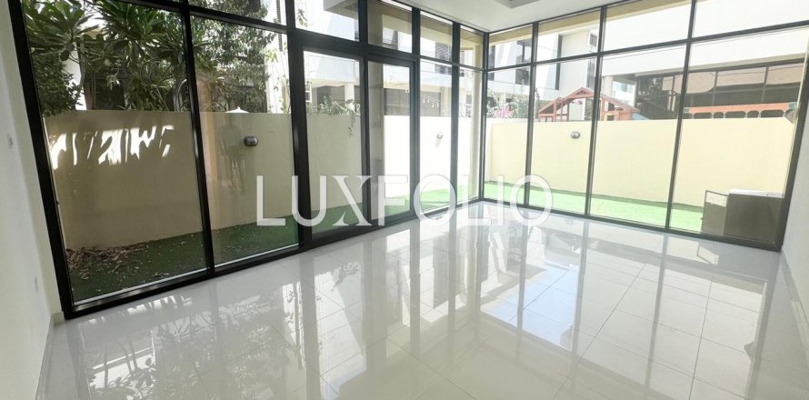 Villa en DAMAC Hills (Akoya by DAMAC), Dubai, 3 dormitorios, 253 m², № 46276
