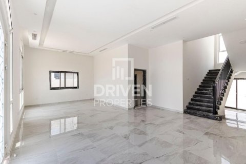 Вилла в Nadd Al Sheba, Дубай, 5 спален, 1360.01м², № 138844