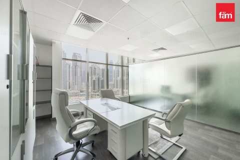 Снять в аренду офис в Бизнес-Бэе, Дубай: 89.1м², № 134797 - фото 13