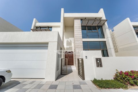 Вилла в District One, Мохаммед Бин Рашид Сити, Дубай, 4 спальни, 470м², № 72765