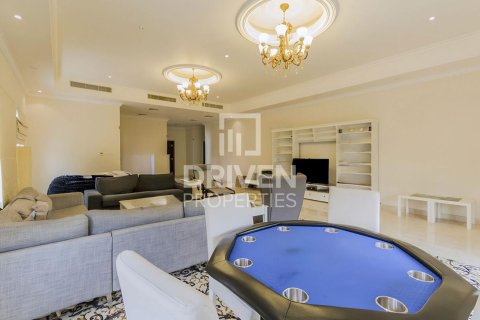 Снять в аренду виллу в The Villa, Дубай: 5 спален, 658.5м², № 136999 - фото 2