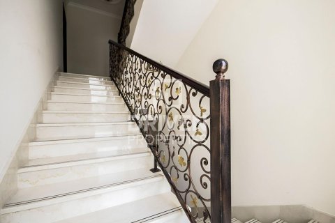 Снять в аренду виллу в The Villa, Дубай: 5 спален, 658.5м², № 136999 - фото 8