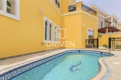 Снять в аренду виллу в The Villa, Дубай: 5 спален, 658.5м², № 136999 - фото 13