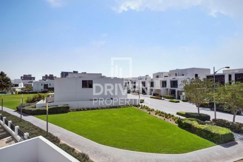 Вилла в DAMAC Hills (Akoya by DAMAC), Дубай, 5 спален, 460.71м², № 142734