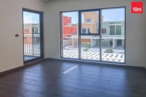 Townhouse in Dubai 4 bedrooms, 144 sq.m. № 114090