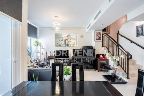 Таунхаус в Дубае, 3 спальни, 177.91м², № 143214