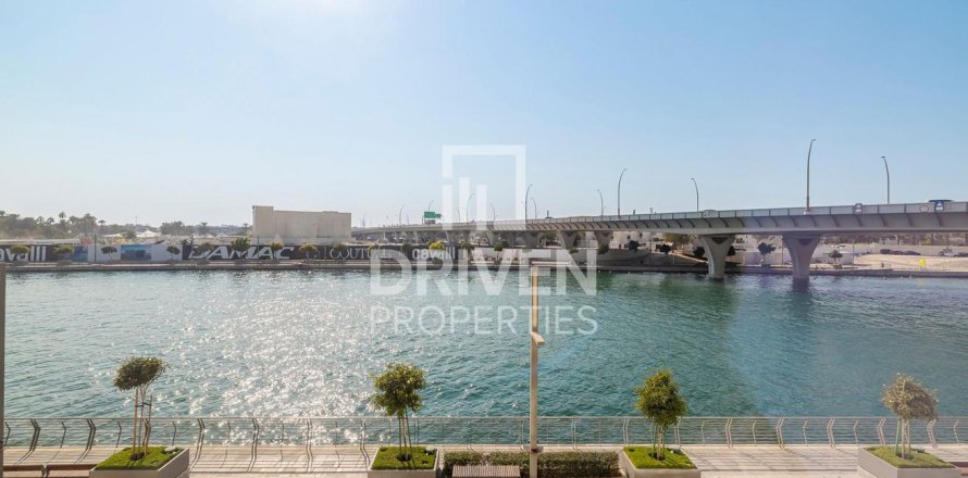Квартира в Аль-Васле, Дубай, 2 спальни, 129.6м², № 136030