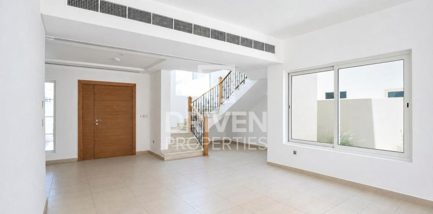 Villa à Jumeirah Park, Dubai, 3 chambres, 535.96 m², № 136909