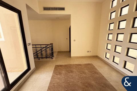 Adosado en Mudon, Dubai, 4 dormitorios, 354 m², № 75170 - foto 4