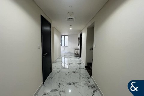 Apartment in DIFC, Dubai 3 bedrooms, 268 sq.m. № 74796 - photo 4