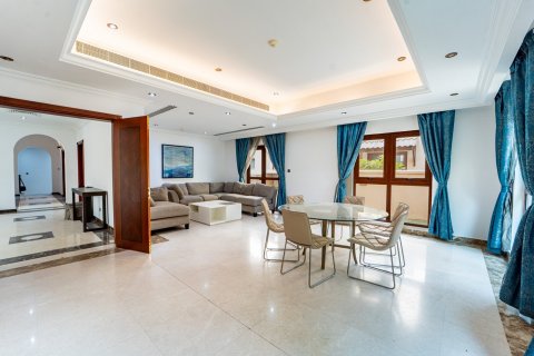Villa à Dubai, 5 chambres, 640 m², № 137880 - photo 11