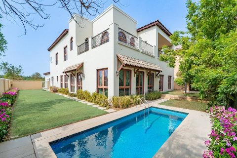 Villa à Dubai, 5 chambres, 640 m², № 137880 - photo 2
