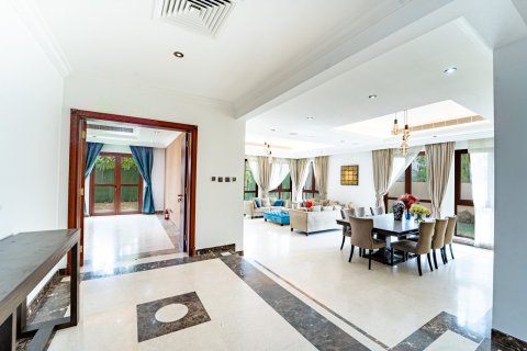 Villa à Dubai, 5 chambres, 640 m², № 137880 - photo 9