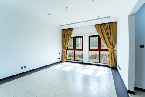 Villa à Dubai, 5 chambres, 640 m², № 137880 - photo 15