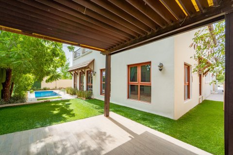 Villa à Dubai, 5 chambres, 640 m², № 137880 - photo 4