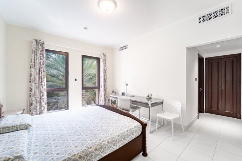 Apartment in Downtown Dubai (Downtown Burj Dubai), Dubai 3 bedrooms, 176 sq.m. № 137865 - photo 10