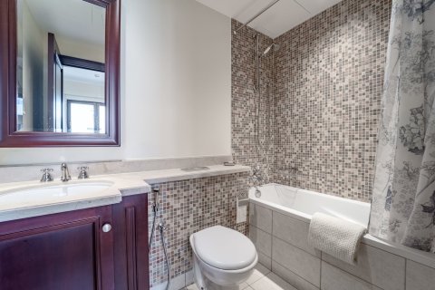 Apartment in Downtown Dubai (Downtown Burj Dubai), Dubai 3 bedrooms, 176 sq.m. № 137865 - photo 20