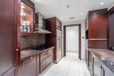 Apartment in Downtown Dubai (Downtown Burj Dubai), Dubai 3 bedrooms, 176 sq.m. № 137865 - photo 8