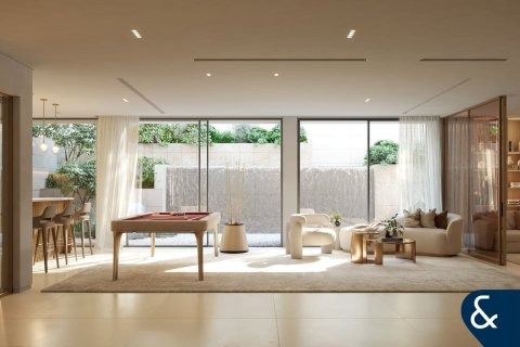 Villa in Dubai Land, Dubai 6 bedrooms, 1804 sq.m. № 91257 - photo 2