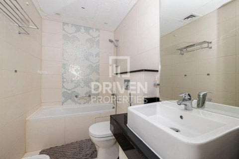 Снять в аренду квартиру в Capital Bay, Бизнес-Бэй, Дубай: 2 спальни, 114.18м², № 129780 - фото 15
