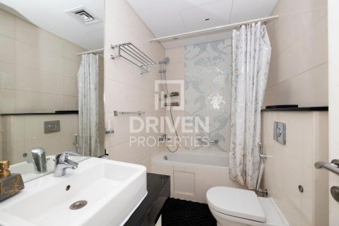 Снять в аренду квартиру в Capital Bay, Бизнес-Бэй, Дубай: 2 спальни, 114.18м², № 129780 - фото 14