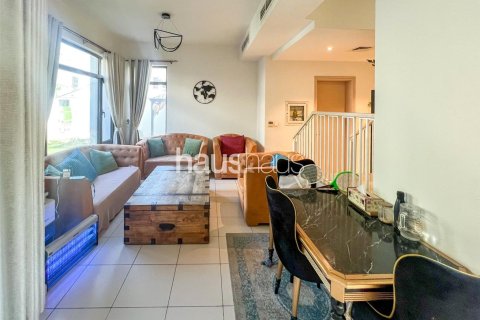 Villa in Mira Oasis, Reem, Dubai 3 bedrooms, 237 sq.m. № 43631 - photo 9