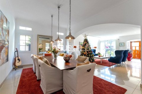 Villa in The Springs, Dubai 4 bedrooms, 381 sq.m. № 44716 - photo 10