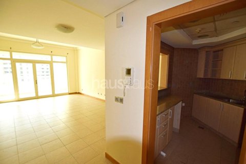 Снять в аренду квартиру в Shoreline Apartments, Пальма Джумейра, Дубай: 1 спальня, 106м², № 44533 - фото 7