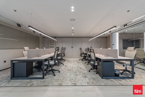 Office in Dubai 193.9 sq.m. № 114802